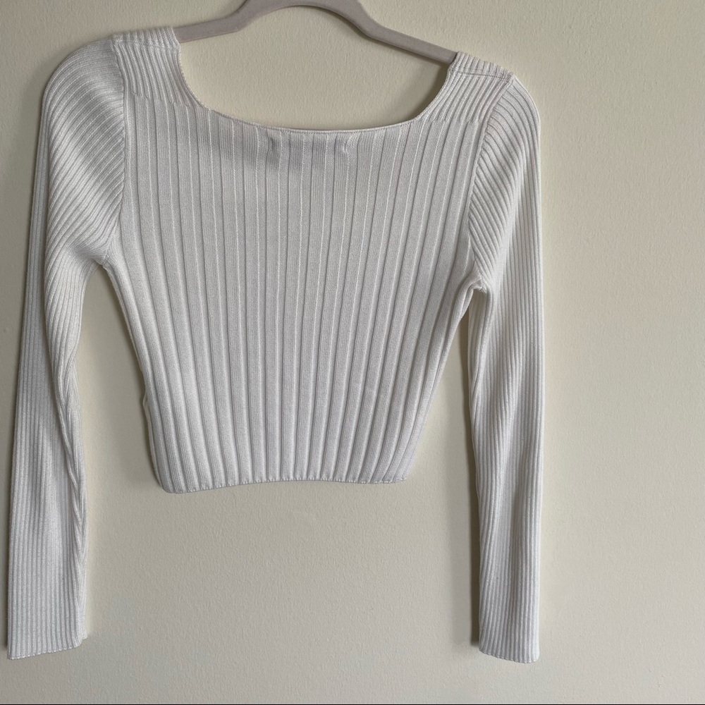 White top - Picture 3 of 3